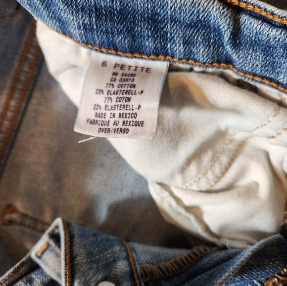 American Eagle Outfitters Womens Jeans Frayed Faded Size 6 P - Picture 10 of 10